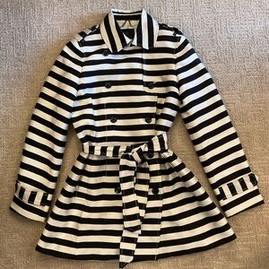 💕🌸 Banana Republic Black White/Cream Striped Trench Coat XS EUC Timeless